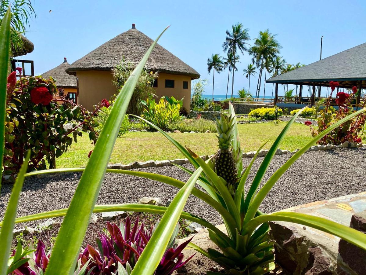 Lemon Beach Resort Elmina エクステリア 写真