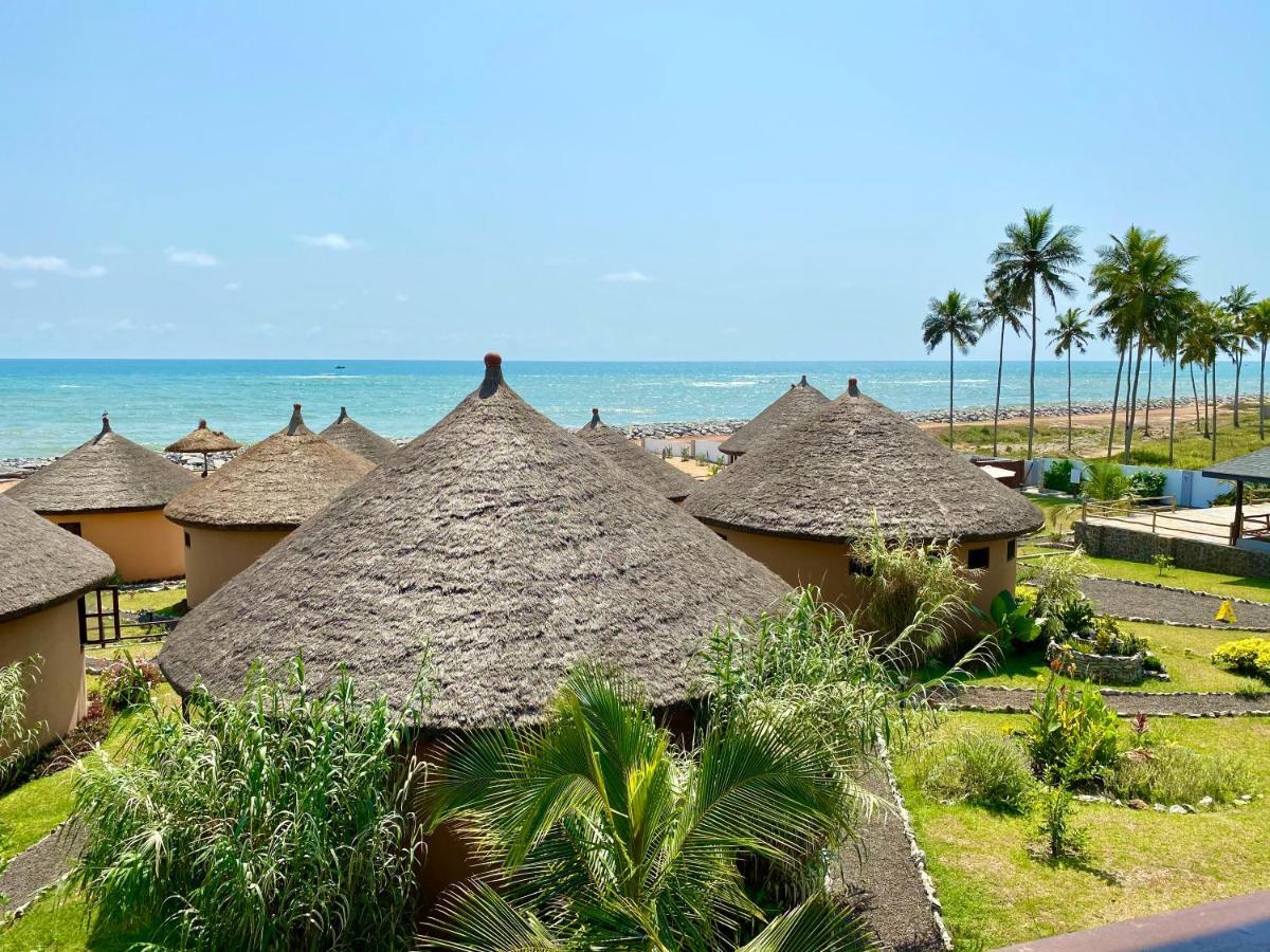 Lemon Beach Resort Elmina エクステリア 写真