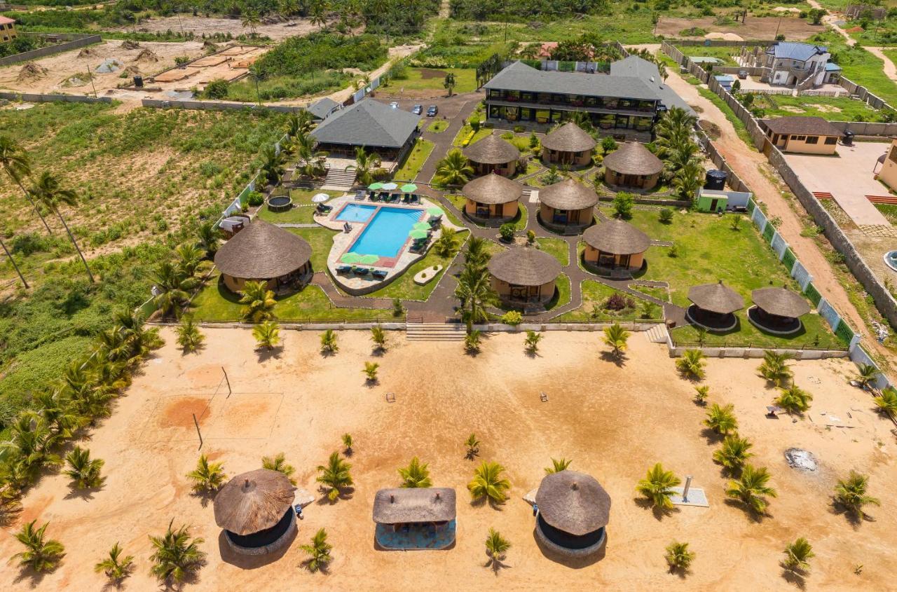 Lemon Beach Resort Elmina エクステリア 写真
