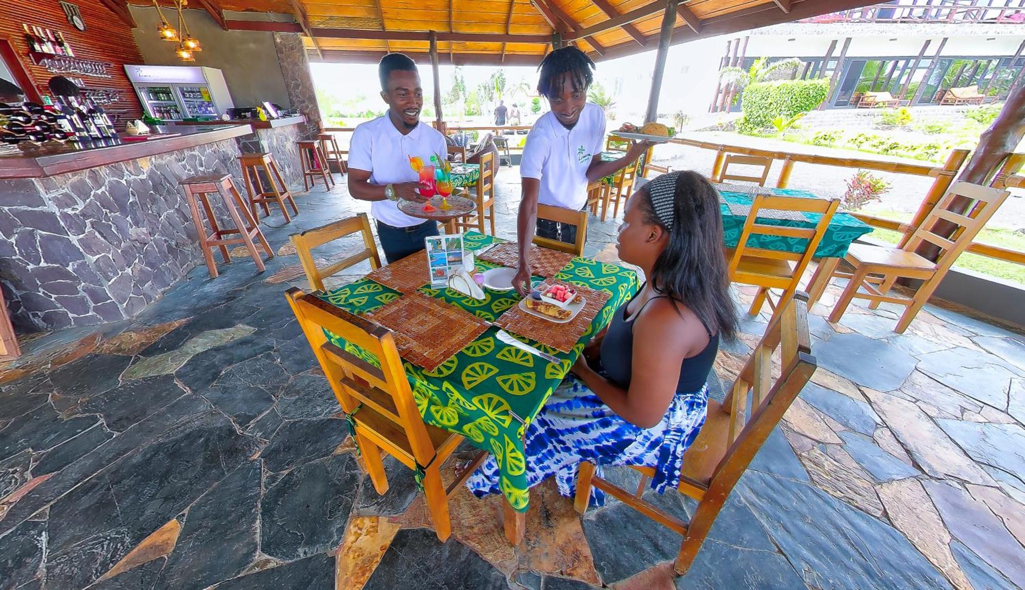 Lemon Beach Resort Elmina エクステリア 写真