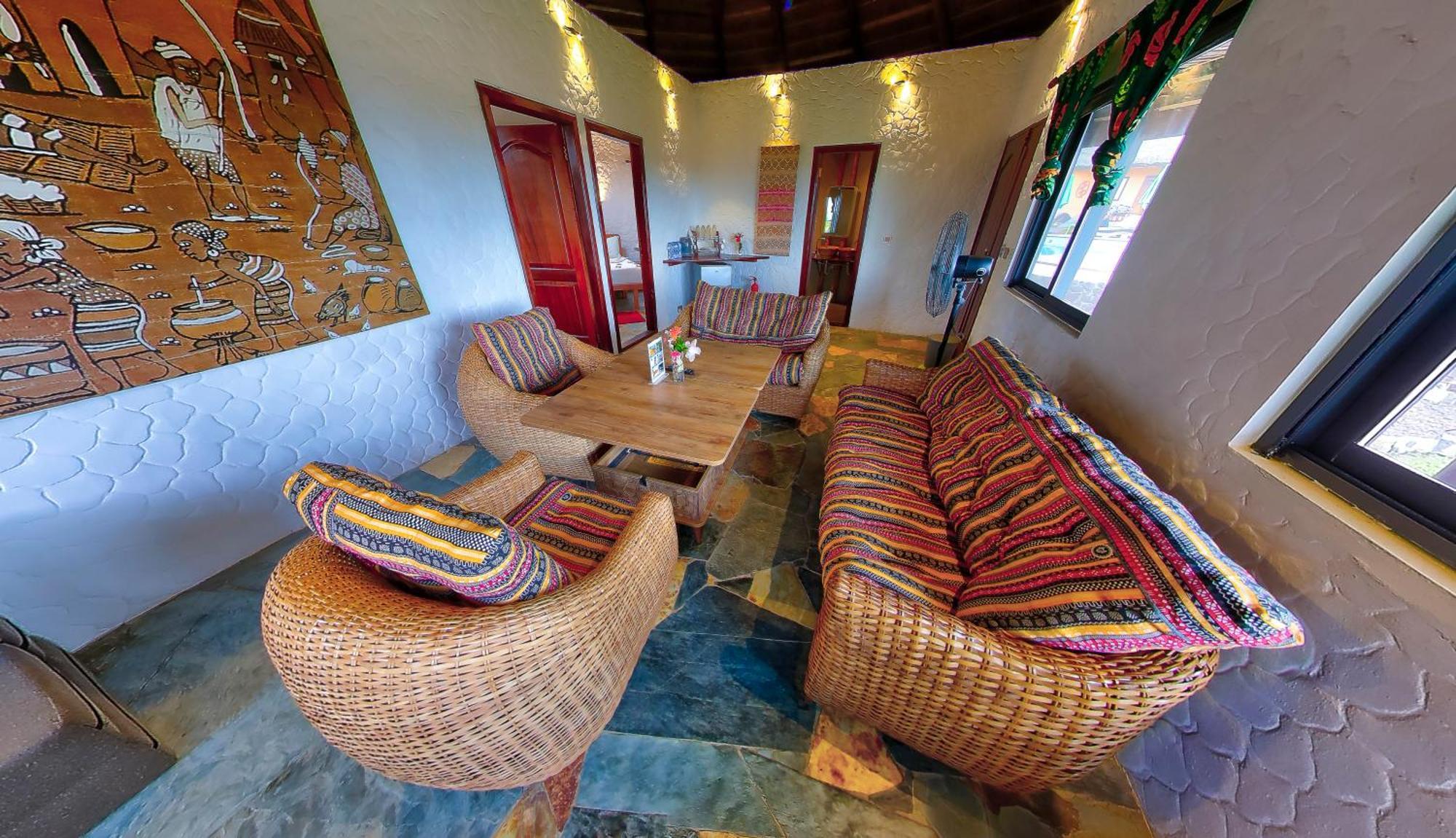 Lemon Beach Resort Elmina エクステリア 写真