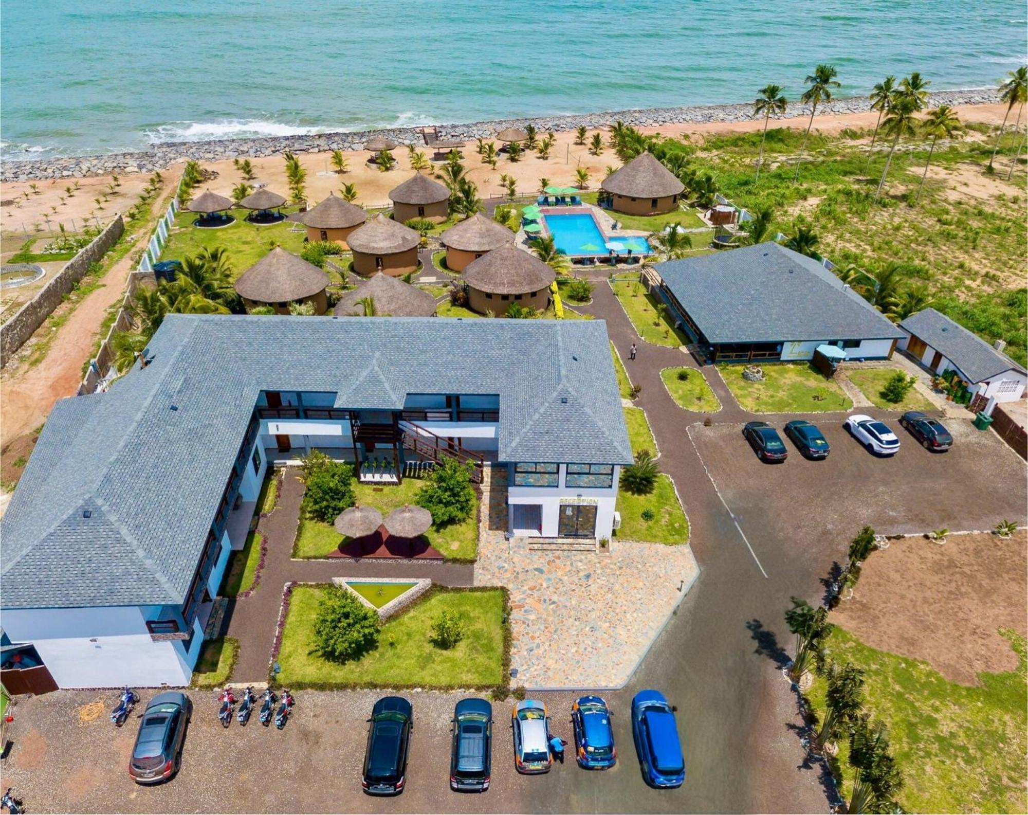 Lemon Beach Resort Elmina エクステリア 写真