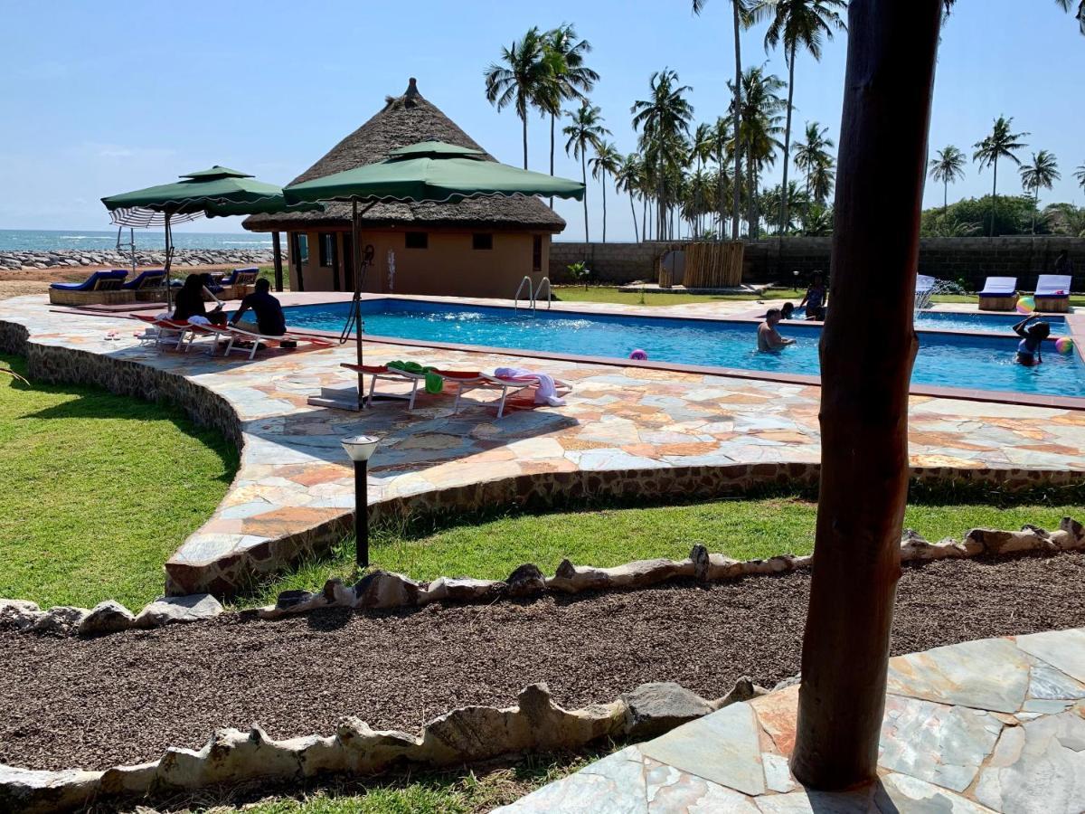 Lemon Beach Resort Elmina エクステリア 写真